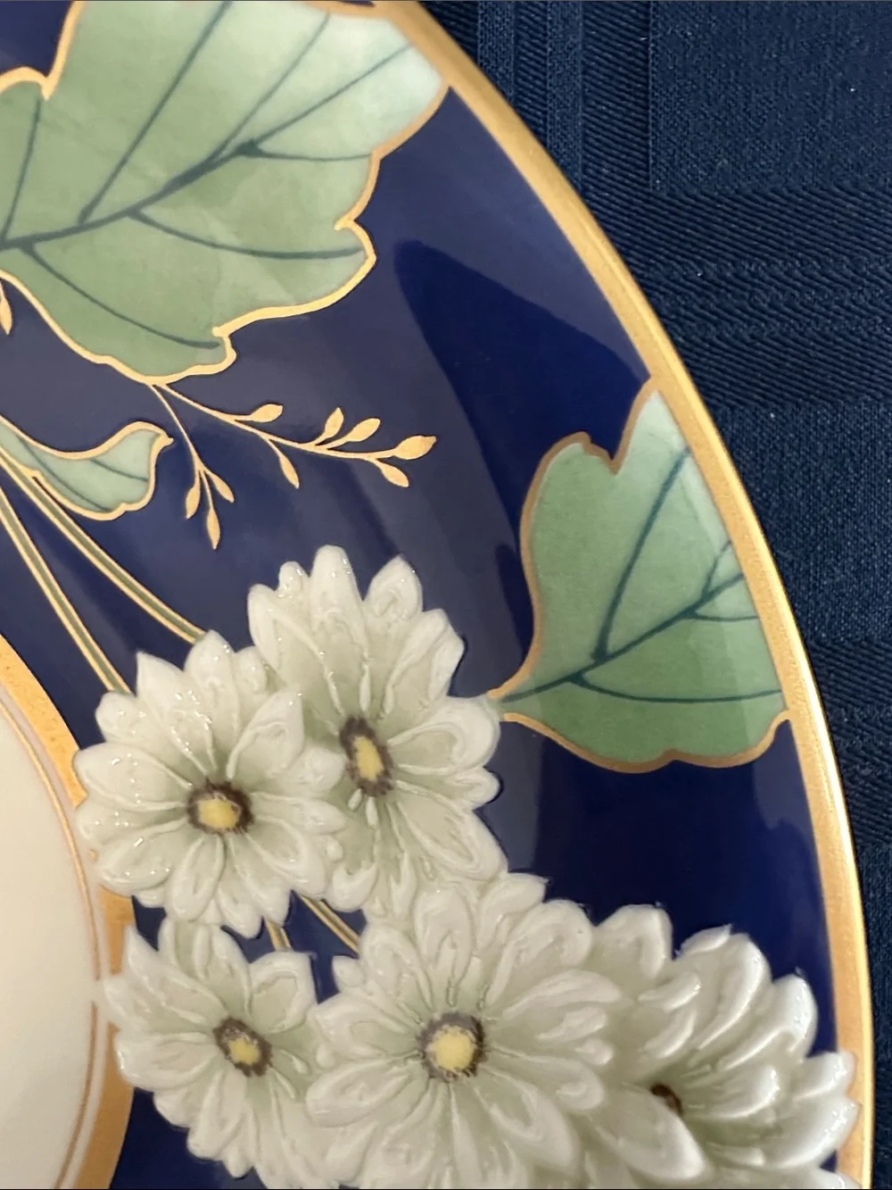 Stunning.Noritake Vintage Japanese Dish with beautiful detail raised flowers